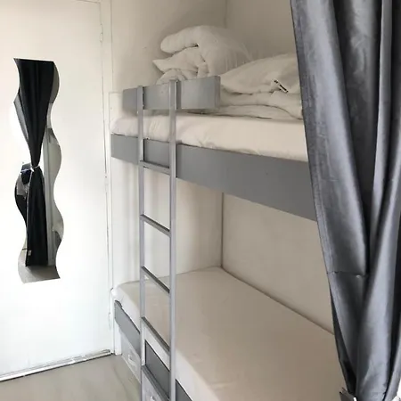 Equipe Place De Parking Centre Port *