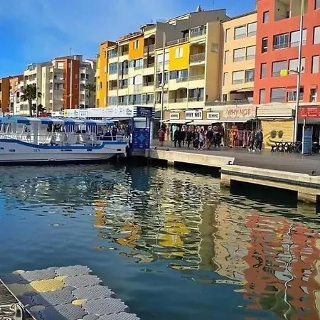 Equipe Place De Parking Centre Port Agde