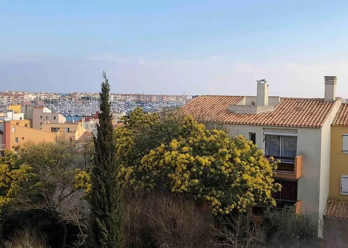 équipé Place De Parking Centre Port *